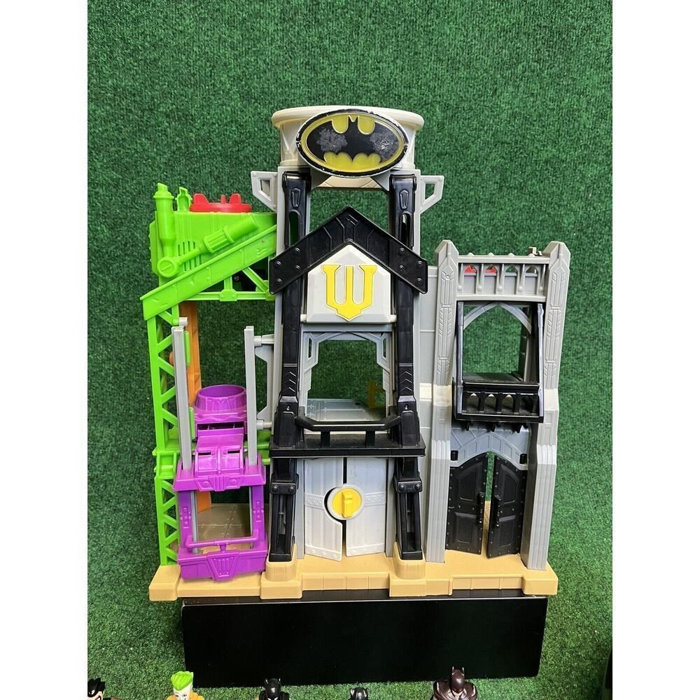Fisher Price Imaginext DC Super Friends Wayne Manor Tower Batman Playset - Picture 6 of 10